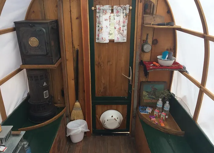 Nocleg ze śniadaniem Shash Dine' Ecoretreat 2*